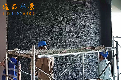 用流水石做水幕墻流水面的優點有哪些？北京水幕墻廠家